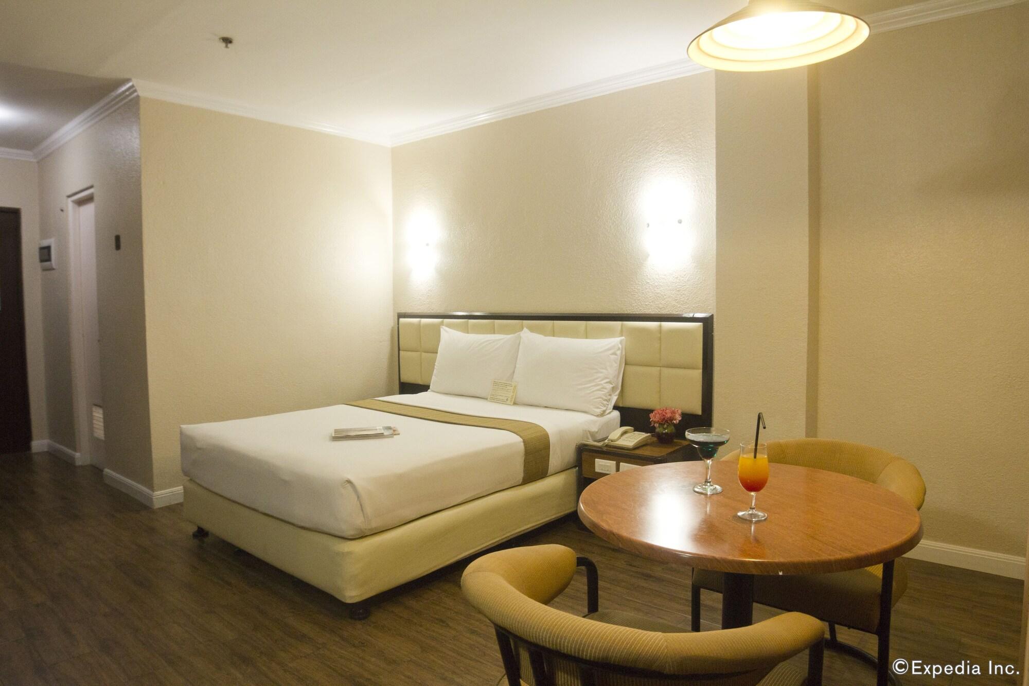 Rothman Hotel Manila Bagian luar foto