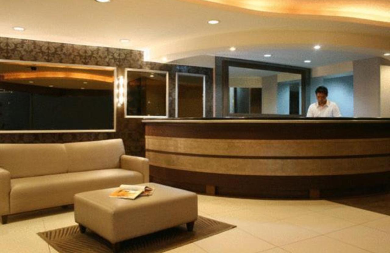 Rothman Hotel Manila Bagian luar foto