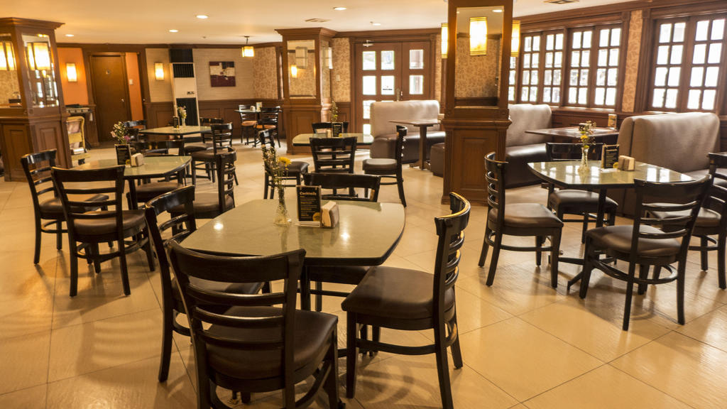 Rothman Hotel Manila Bagian luar foto