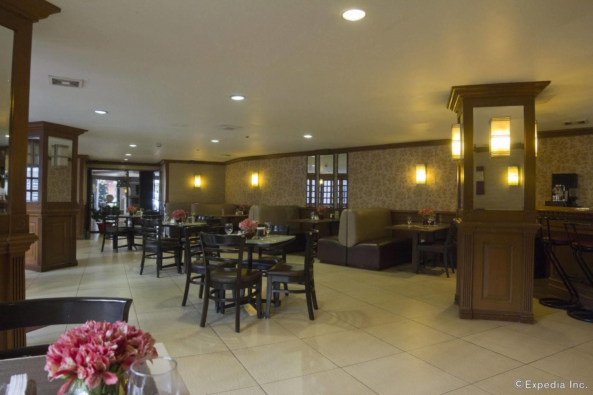 Rothman Hotel Manila Bagian luar foto