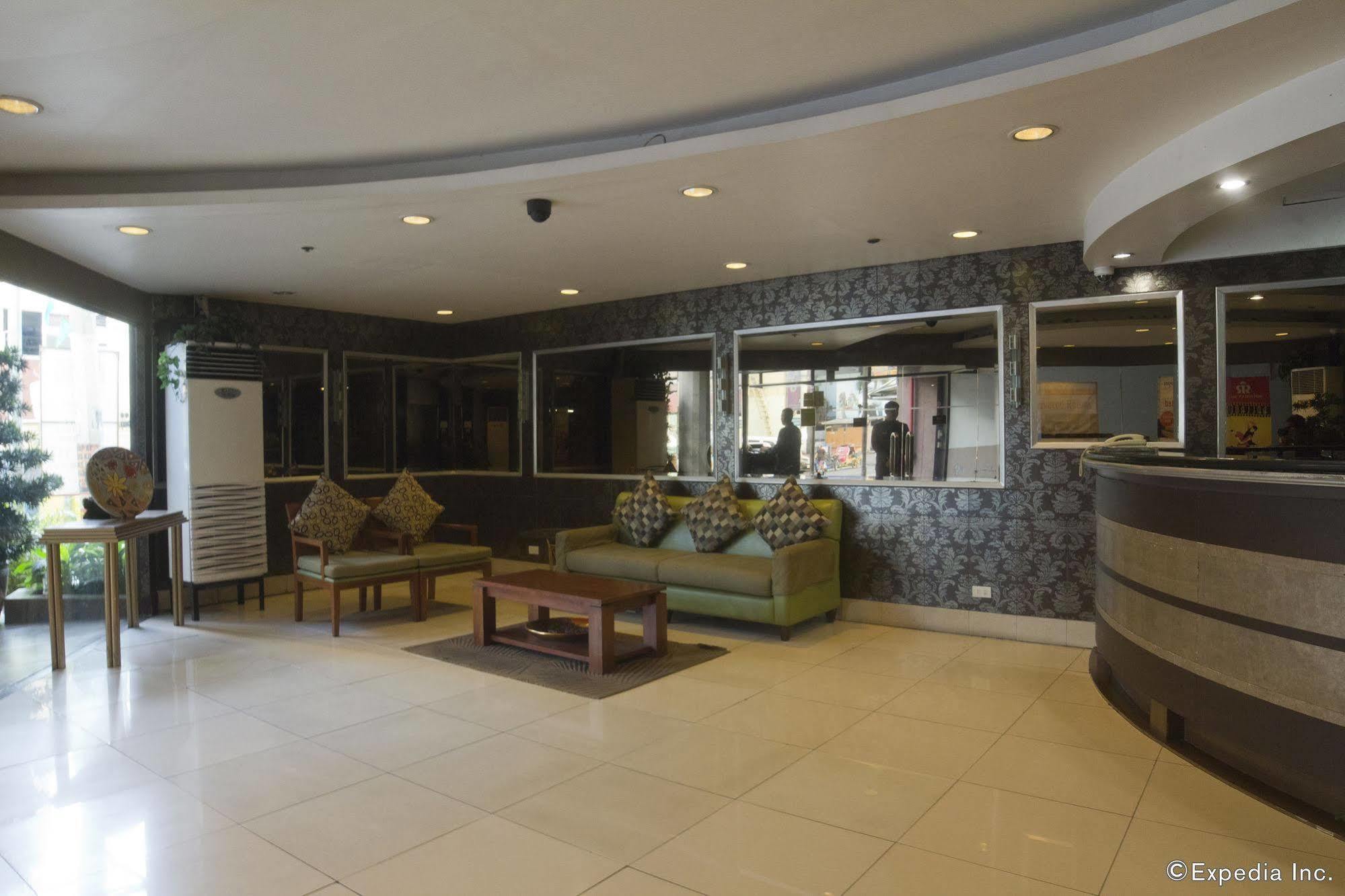 Rothman Hotel Manila Bagian luar foto
